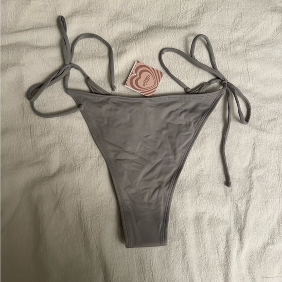 Brand new swim bottoms - Picture 5 of 6